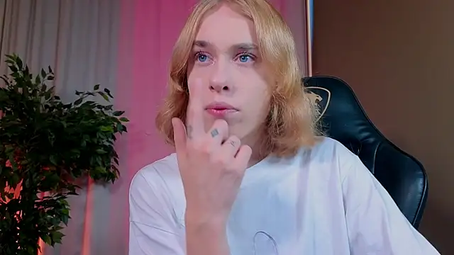 BarbieRichy online show from October 1, 5:34 am