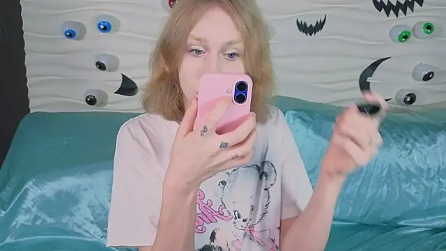 BarbieRichy online show from November 1, 5:25 am