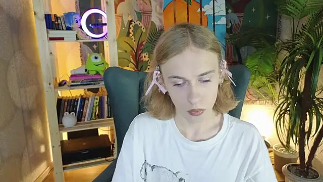 BarbieRichy online show from September 25, 12:33 pm