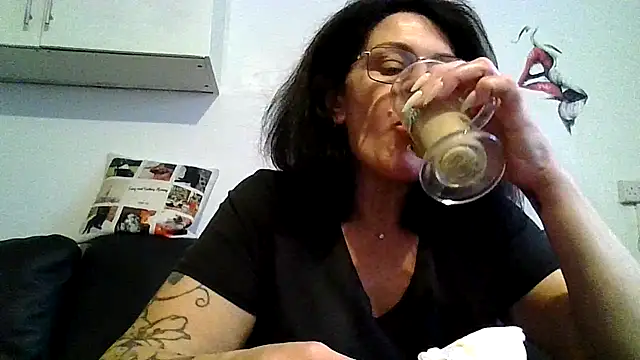 RubyyRosee online show from June 3, 1:34 pm