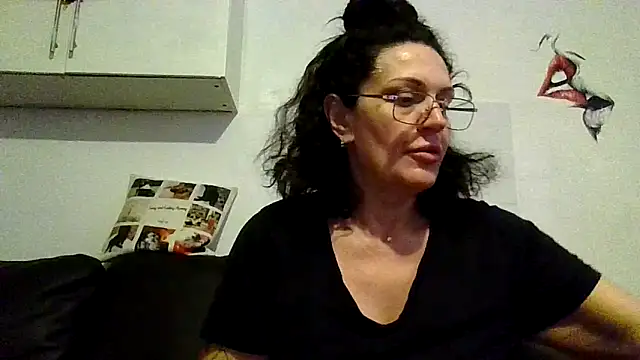 RubyyRosee online show from June 8, 5:30 am