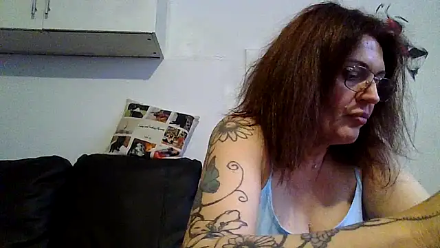 RubyyRosee online show from May 16, 1:43 pm