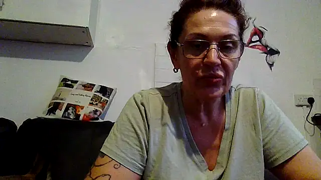 RubyyRosee online show from May 28, 5:04 am