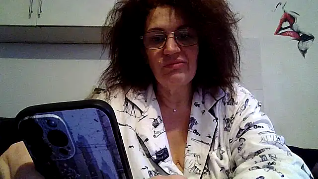 RubyyRosee online show from March 4, 1:30 pm