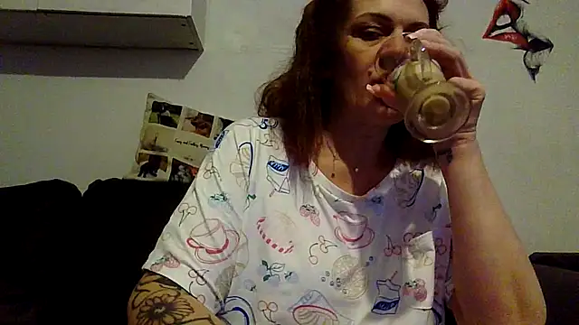 RubyyRosee online show from May 4, 5:22 am