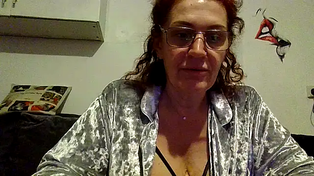 RubyyRosee online show from April 4, 5:25 am