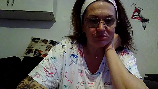 RubyyRosee online show from May 1, 5:23 am
