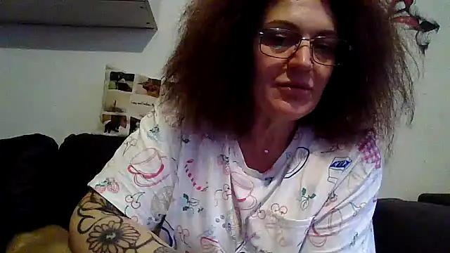 RubyyRosee online show from May 2, 5:23 am