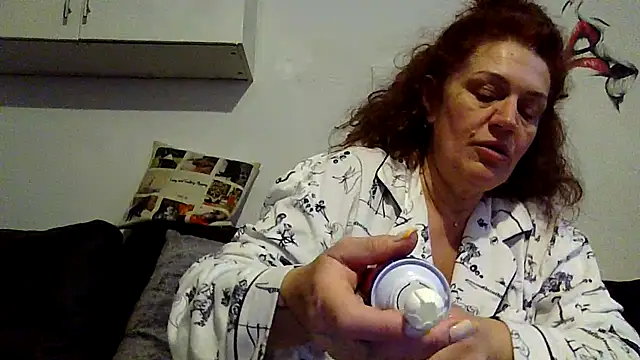 RubyyRosee online show from April 17, 5:43 am