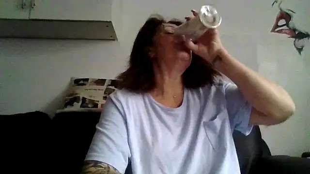 RubyyRosee online show from May 7, 7:34 am