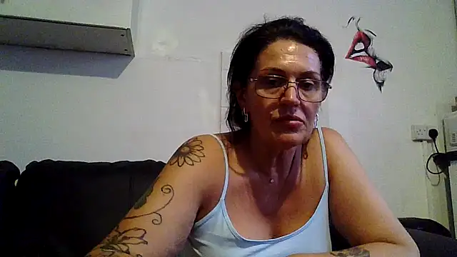 RubyyRosee online show from July 7, 1:03 pm