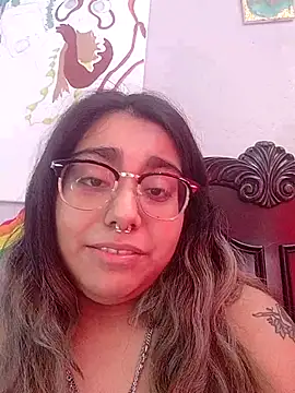 Lovelyrainn online show from November 30, 4:30 pm