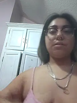 Lovelyrainn online show from October 28, 2:05 pm