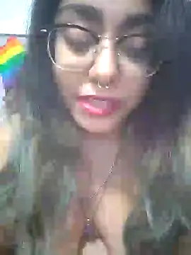 Lovelyrainn online show from December 2, 1:39 am