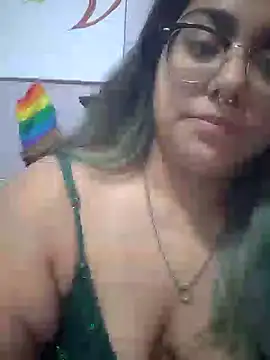 Lovelyrainn online show from October 31, 12:57 pm