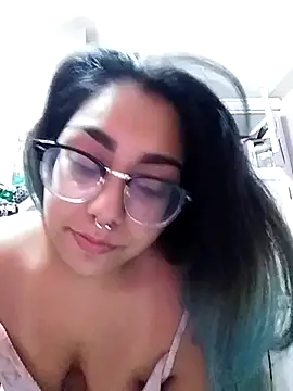 Snapshot of Lovelyrainn chatting on September 19, 2:37 am Lovelyrainn online show from September 19, 2:37 am