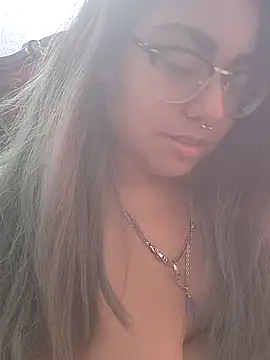 Lovelyrainn online show from November 10, 9:42 pm