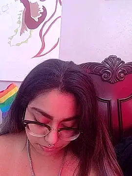 Lovelyrainn online show from November 12, 4:33 pm