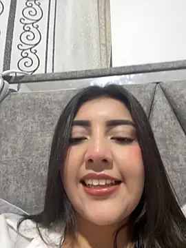 Snapshot of Lupe_19 chatting on October 4, 11:17 pm Lupe 19 online show from October 4, 11:17 pm