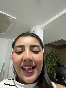Snapshot of Lupe_19 chatting on September 27, 5:24 am Lupe 19 online show from September 27, 5:24 am