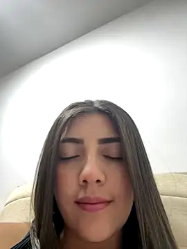 Snapshot of Lupe_19 chatting on September 14, 5:19 am Lupe 19 online show from September 14, 5:19 am