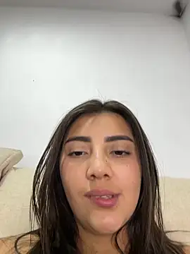 Snapshot of Lupe_19 chatting on September 28, 11:23 pm Lupe 19 online show from September 28, 11:23 pm