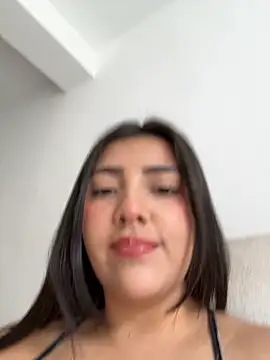 Snapshot of Lupe_19 chatting on October 5, 5:47 pm Lupe 19 online show from October 5, 5:47 pm