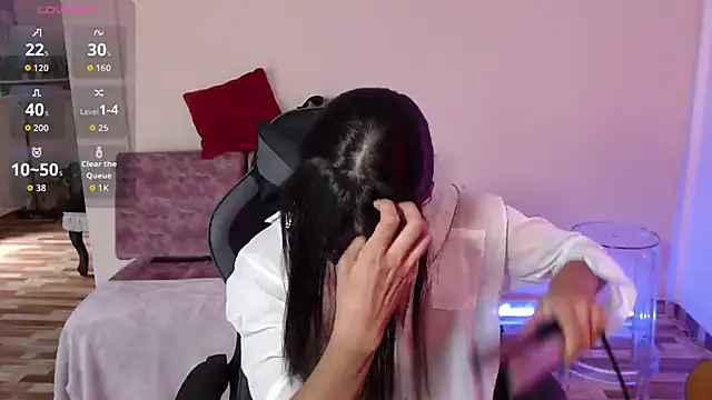 Susanahendrix online show from March 31, 6:21 pm