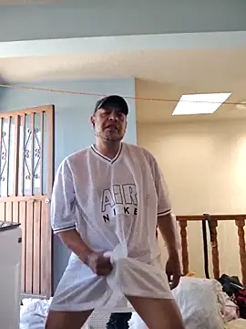 Snapshot of MRCforyou chatting on March 2, 8:27 pm MRCforyou online show from March 2, 8:27 pm