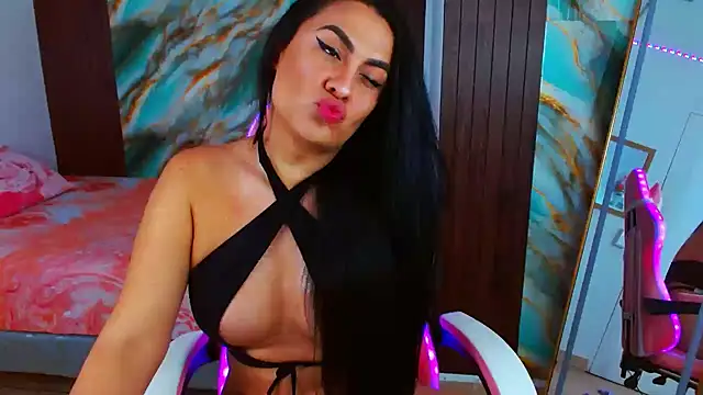 kamilla evans online show from November 18, 11:15 pm