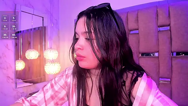 KateLee online show from April 16, 9:32 am