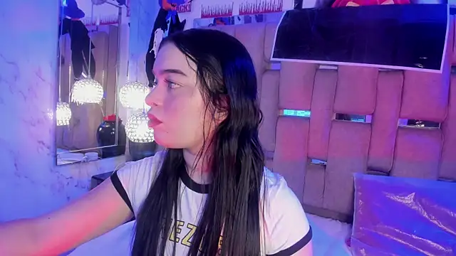 Snapshot of KateLee chatting on October 24, 4:22 am KateLee online show from October 24, 4:22 am