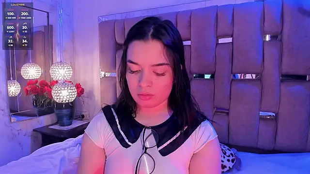 KateLee online show from January 18, 8:29 am