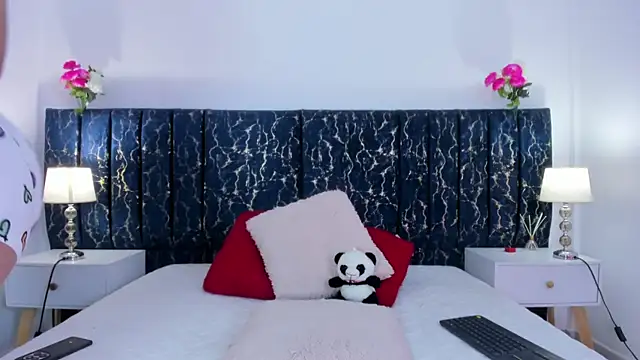 katte landerr online show from March 25, 12:59 pm