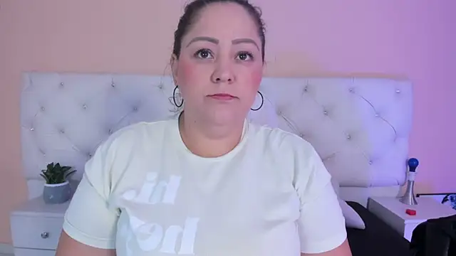 katte landerr online show from November 24, 1:11 pm