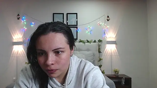 Megan 05  online show from May 12, 7:20 pm