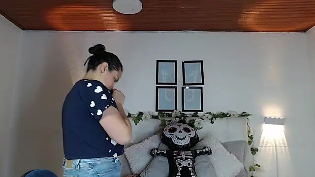 Megan 05  online show from November 15, 6:34 pm