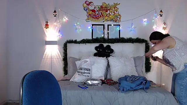 Megan 05  online show from December 3, 6:51 pm