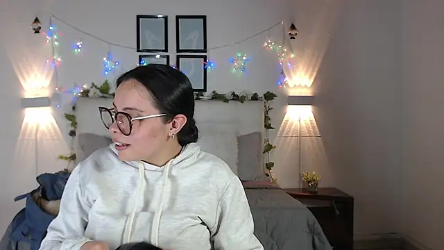 Megan 05  online show from March 18, 6:53 pm