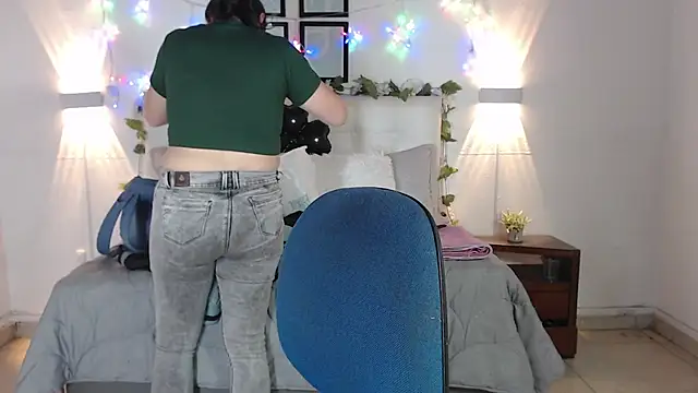 Megan 05  online show from March 3, 7:21 pm