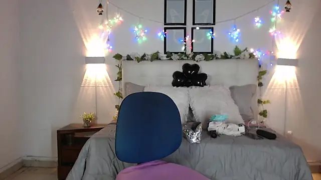 Megan 05  online show from March 6, 6:14 pm