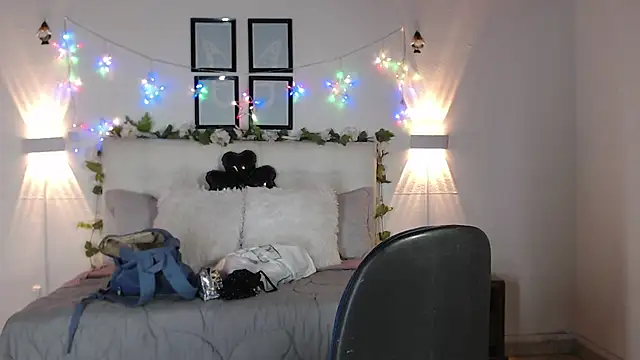 Megan 05  online show from March 19, 7:03 pm