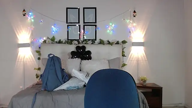 Megan 05  online show from February 20, 5:59 pm