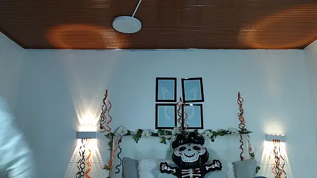 Megan 05  online show from November 5, 7:28 pm