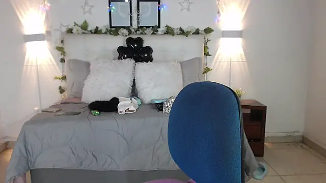 Megan 05  online show from February 15, 7:02 pm