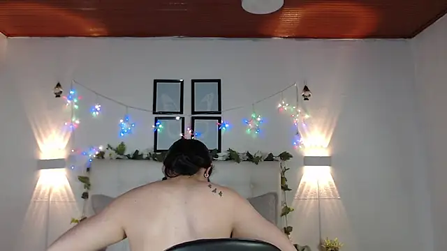 Megan 05  online show from February 19, 5:32 pm