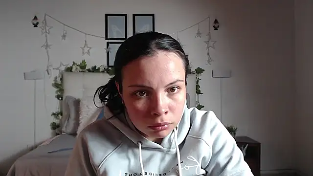 Megan 05  online show from April 30, 7:10 pm