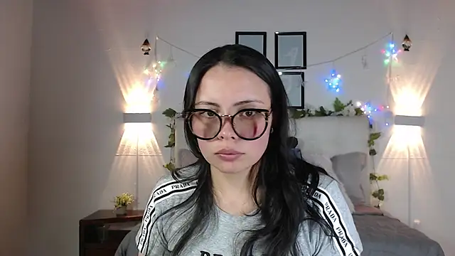 Megan 05  online show from March 9, 6:33 pm