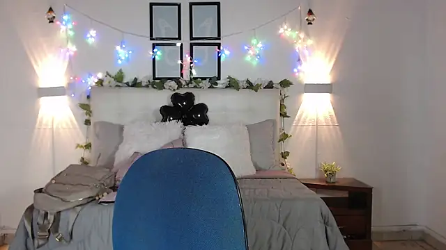 Megan 05  online show from February 21, 5:26 pm