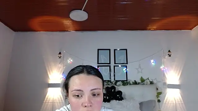 Megan 05  online show from February 4, 6:47 pm